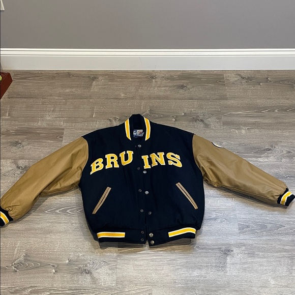 STARTER Bruins Black Jacket with Gold Stripes